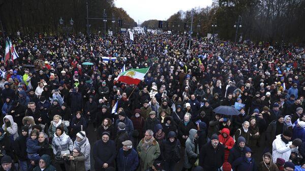 Thousands demo<em></em>nstrate in Berlin against antisemitism