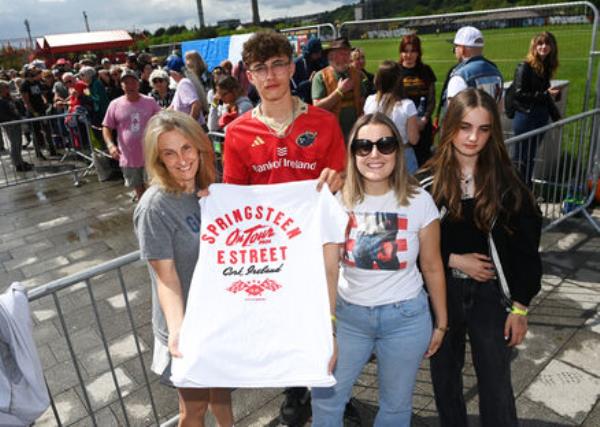 Antoinette Switzer with siblings Seanán McQuillan, Estelle Casadesus, and Ava McQuillan from Crosshaven. Picture: Eddie O’Hare