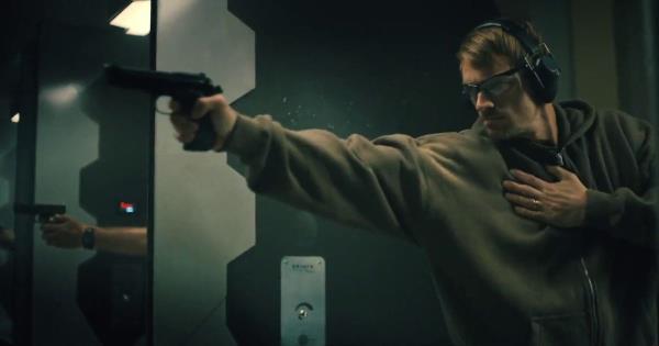 Joel Kinnaman as Godlock 